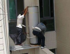 德意熱水器維修現(xiàn)場(chǎng)